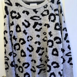 Abercrombie & Fitch Gray and Black Patterned Sweater